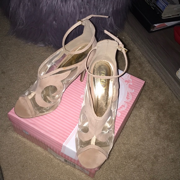 cute heels🍂 FINAL SALE🥁LAST CALL - Picture 4 of 7